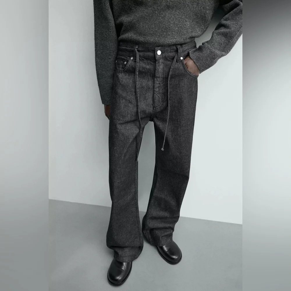 Zara Relaxed Flare‎ Fit Jeans